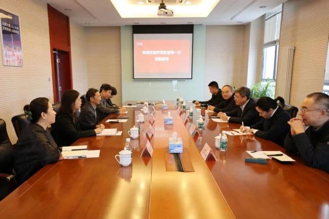 怀柔区委常委、常务副区长王建刚一行莅临东方红航天生物调研指导