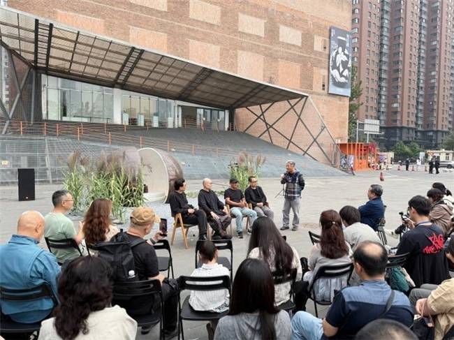 聚焦“庇护之所”公共艺术装置 ，2025中国手工艺术设计展“心花”艺术沙龙