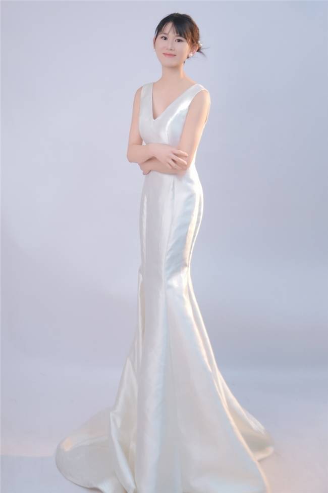 模特廖嘉嘉；时尚潮流形象，走出自己的独特魅力风格