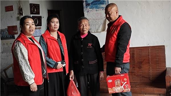 浓情重阳日,敬老暖人心——瑞金市云石山乡黄陂村新时代文明实践站开展重阳节走访慰问活动 浓情重阳日,敬老暖人心——瑞金市云石山乡黄陂村新时代文明实践站开展重阳节走访慰问活动