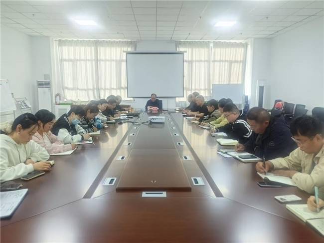 塔里木农垦集团神农公司党支部开展深入学习贯彻党的二十届四中全会精神专题党课