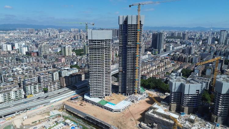 中建八局广州北站中旅TOD综合体项目主体结构顺利封顶