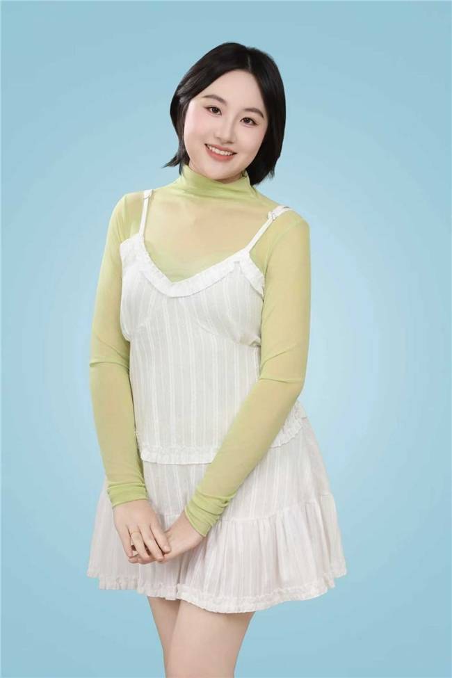 模特孙钰；不断挑战自己，实现演艺新突破