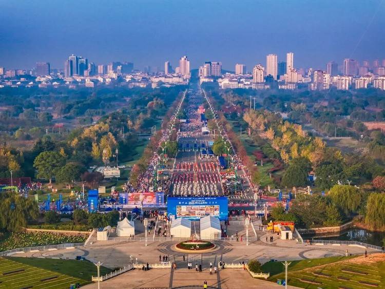 以山水为卷，以奔跑为诗 | 在“千载诗人地”执笔为序，共赴一场诗与远方的约定