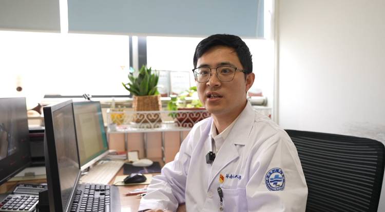 典型人物系列报道|最美职工—马加富：坚守急诊一线，守护生命之光