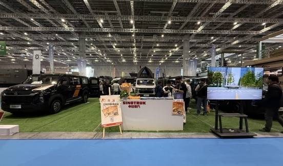 多品类强势出击！中国重汽轻型汽车首登上海国际房车展