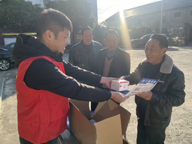 智慧养老 反诈先行！义桥镇富春村为老年朋友筑牢“钱袋子”防护盾