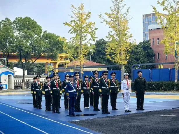 杭州市笕桥小学2025年国防教育宣传周活动顺利举行