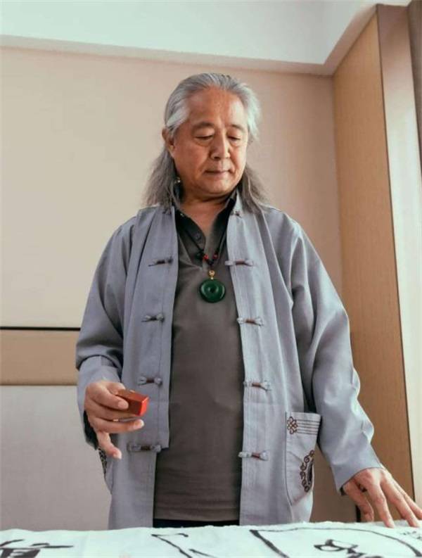 全新视角聚焦当代功勋艺术大家——张跃华特别报道