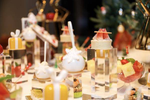 璀璨圣诞季 闪耀邮轮港 上海伊敦康得思酒店圣诞点灯仪式暨一周年温情相聚