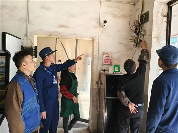 瑞金市云石山乡开展安全排查 筑牢经营场所安全屏障