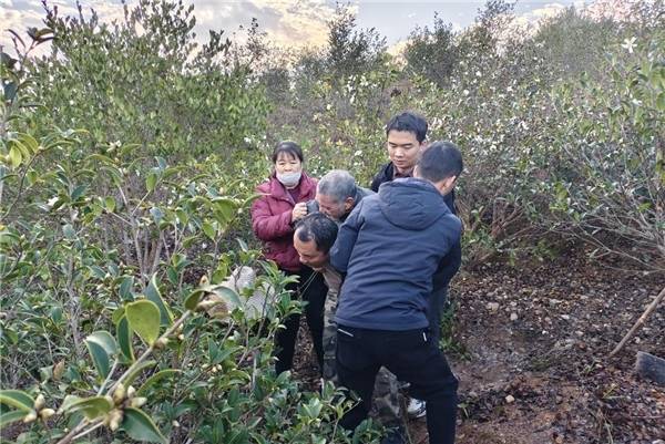 安远县天心镇：深夜寻回走失老人 干群警民合力暖人心