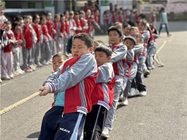 运动强体魄 国防筑初心——全南县第四小学第三节体育节闭幕式 运动强体魄 国防筑初心——全南县第四小学第三节体育节闭幕式