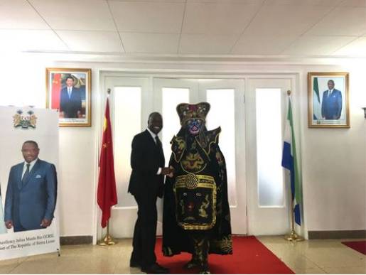 深圳爱尔飞白手术焕新 “视” 界，魔术大师程三虎再续舞台传奇