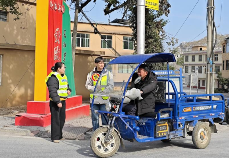 瑞金市云石山乡：守护乡村平安路 共筑文明出行风