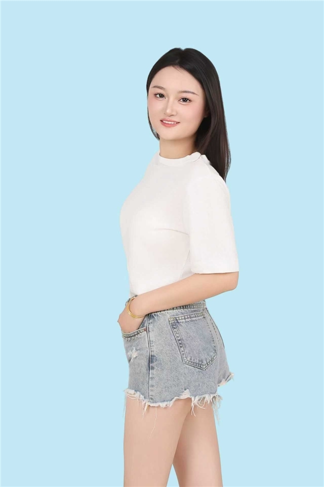 模特郑楚燕；不断挑战自己，走出属于自己的独特魅力风格