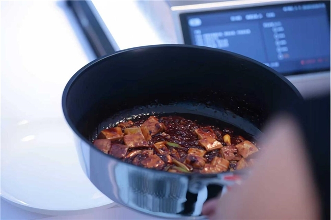 算法解码烟火气：熊喵大师如何用AI擎起中餐未来