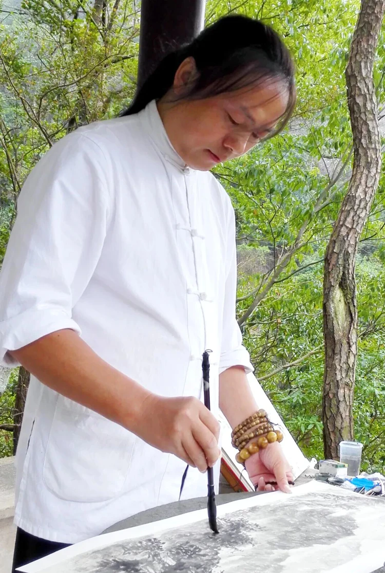 骏马迎春·艺展风华:浙融媒中心邀艺术家送新春祝福,共贺马年祥瑞——王文平老师