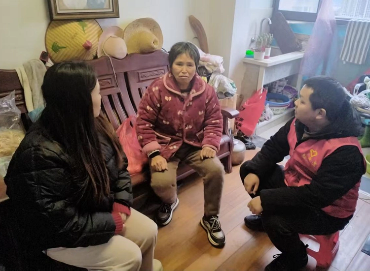 昌河街道:景东安厦社区开展民情大走访 筑牢“三防”底线 守护辖区平安稳定