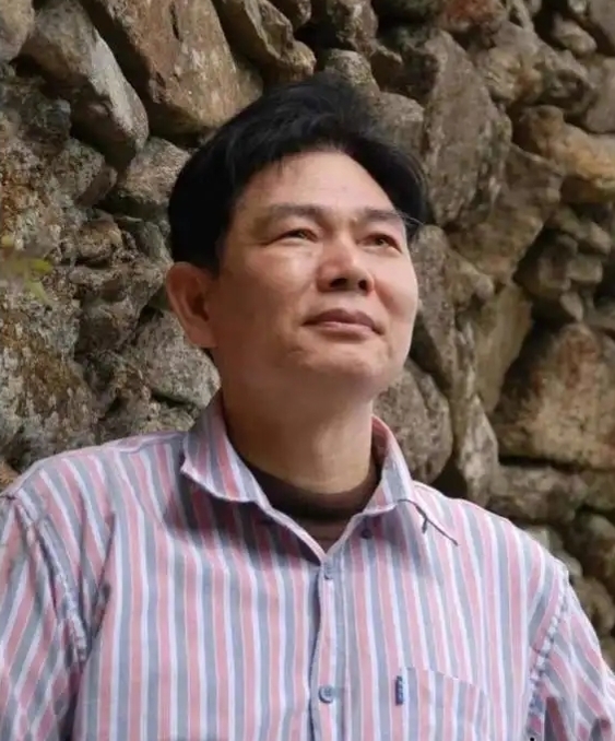 诗词达意，文理相通——记吕烈赠诗与数学家杨必成的追梦历程