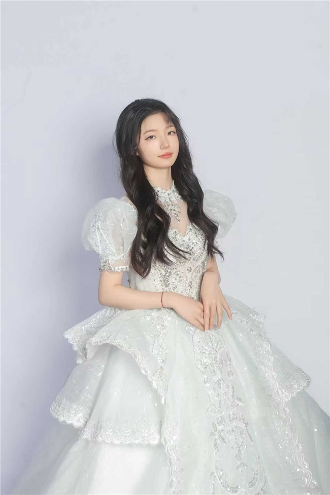 模特甘苏婉；时尚潮流气质,走出自己的独特魅力风格