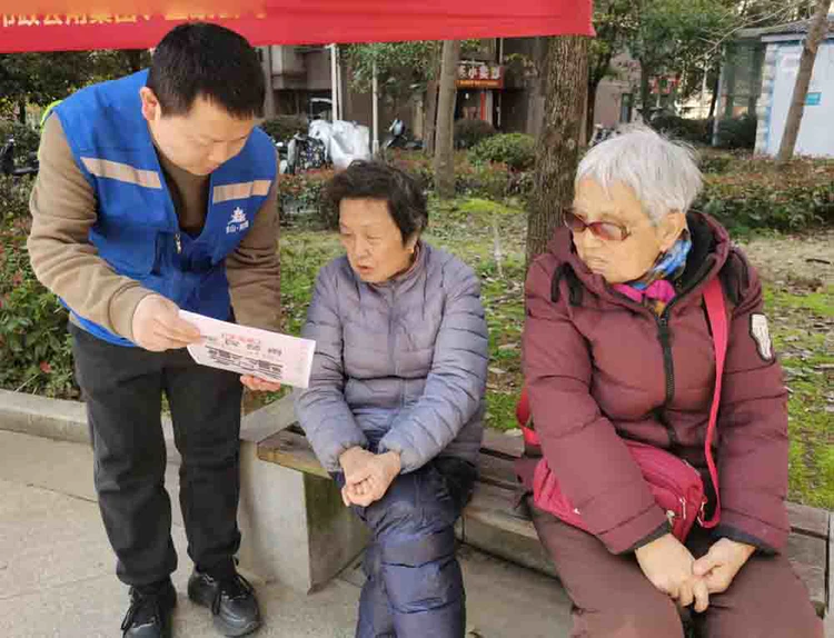 【春风送暖 禁毒同行】昌河街道景东安厦社区开展春季禁毒宣传活动