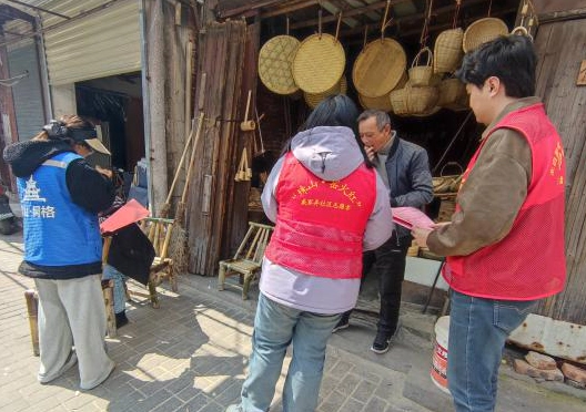 周路口街道戴家弄社区开展“3.15”消费者权益日宣传活动