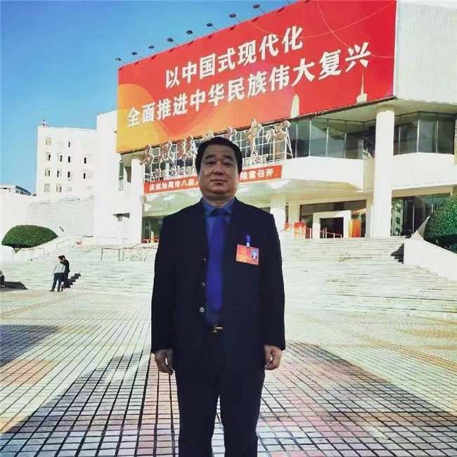 诚信立企 兼济天下—记上海朝记食品有限公司董事长黄朝栋