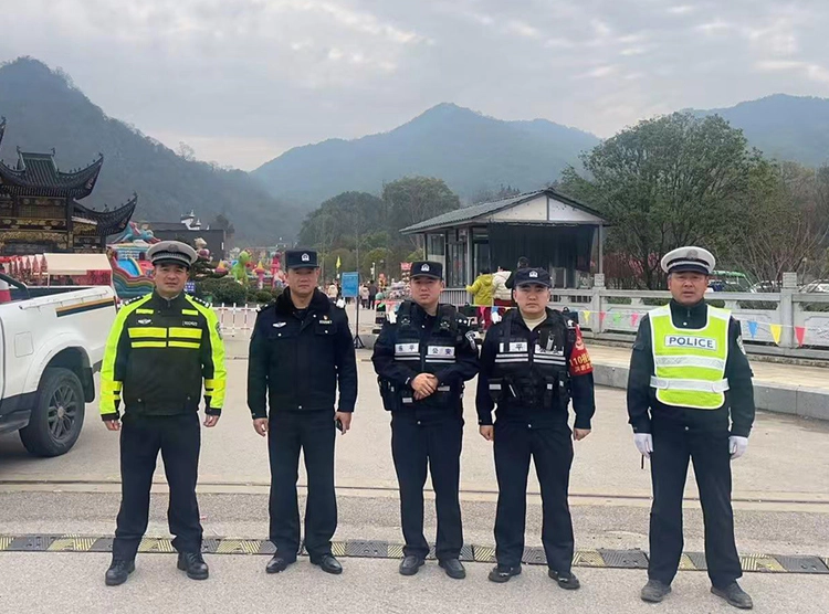 乐平公安交管圆满完成春运交通安保任务