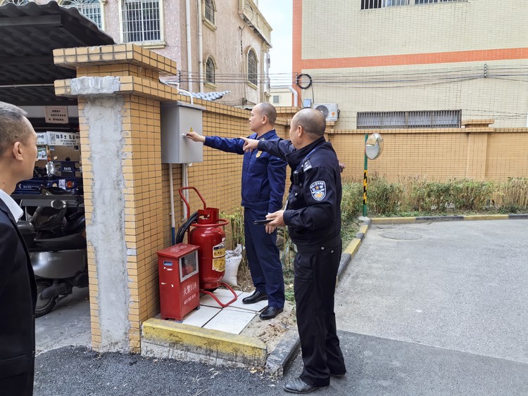 严把产品质量关,筑牢消防安全线——中山消防八大队开展消防产品专项检查