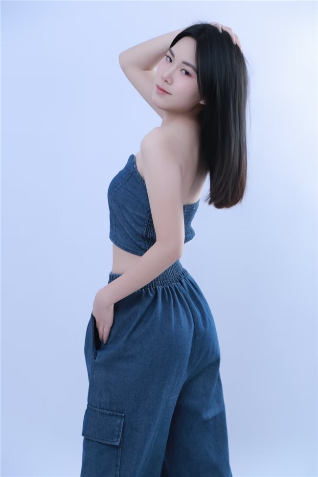 模特予安；时尚潮流气质，走出自己的独特魅力风格