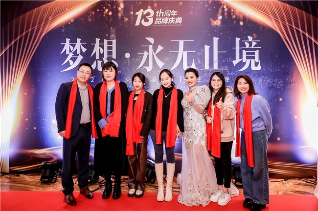 朵拉朵尚：从初创品牌到行业知名品牌的成长之路