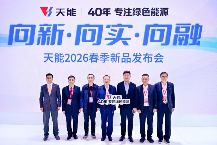 天津展上的“电池革命”：首驱科技发布石墨烯“炽晶电池”