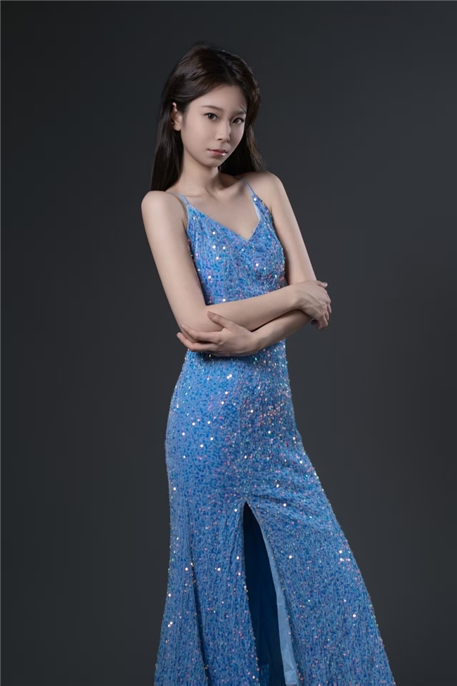 模特雒君熙；不断挑战自己，实现演艺新高度