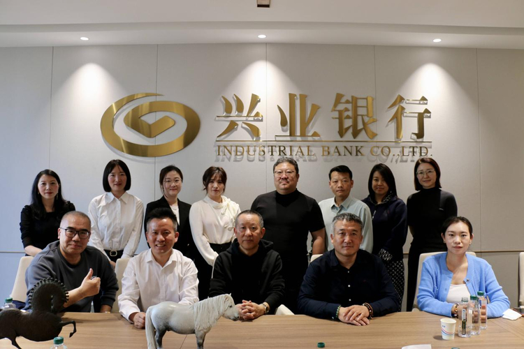 中关文化Art Bank——艺术家熊龙灯走进兴业银行北京开发区私行