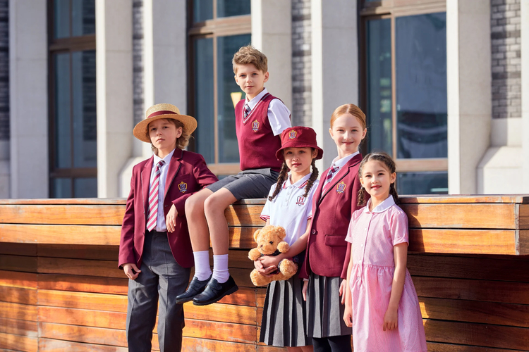 校服战略新思维：从统一着装到驱动学校品牌增长的文化资产