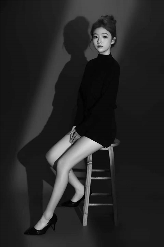 模特王伊艳；不断挑战自己，走出属于自己的独特魅力风格