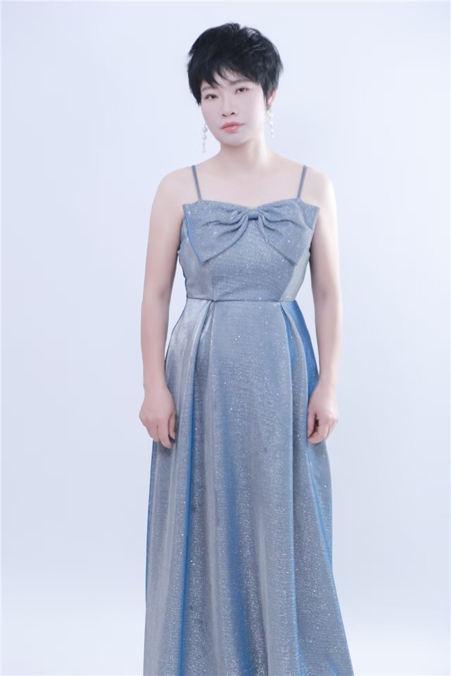 邱美英；电商拍摄之路执着追求，走出属于自己独特风格