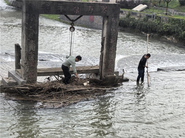 于都县祁禄山镇：全力开展河道沟渠清淤疏浚 筑牢汛期安全防线