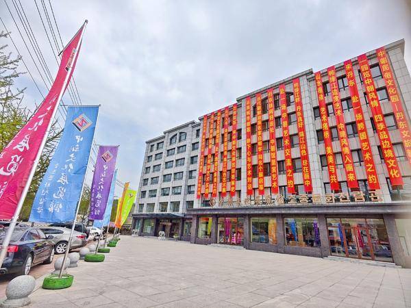 当代朝鲜油画名家白明学同名个展在丹东中朝文化展览馆正式启幕