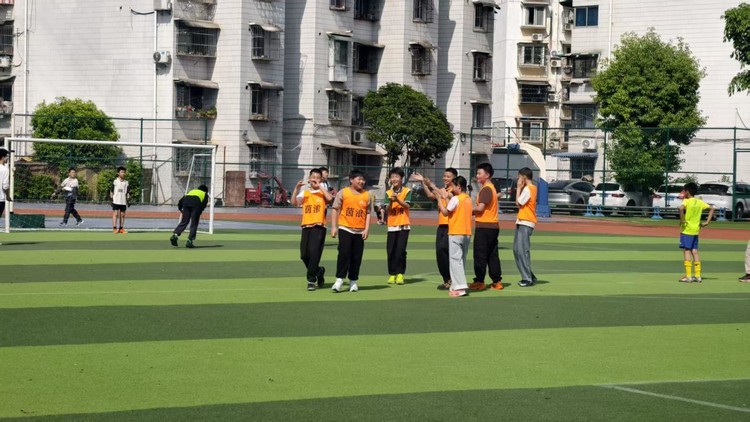 绵阳市御营小学成功举办2026年“校长杯”足球比赛