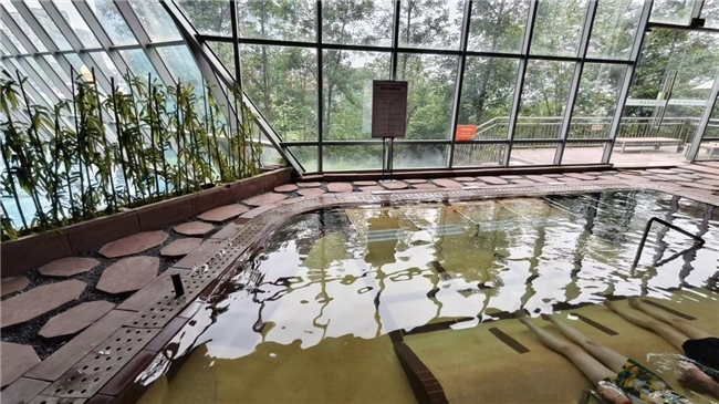 ​原计划只待3天，结果一住就是一个月！——北京老哥体验“360°水灸”后，决定在重庆按下“暂停键”