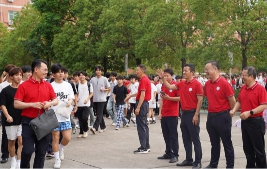 高考第一天：于都县第五实验中学为考生壮行，不负韶华