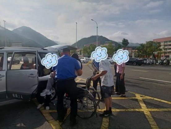 暖心瞬间接连上演——全南县城市管理局全力护航高考学子赶考路