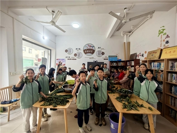 粽叶飘香迎端午 劳动实践促成长——赣县区长洛中学开展端午主题实践活动 粽叶飘香迎端午 劳动实践促成长——赣县区长洛中学开展端午主题实践活动