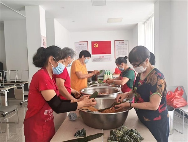 浙江永康：粽香致谢志愿情 暖心关怀聚合力