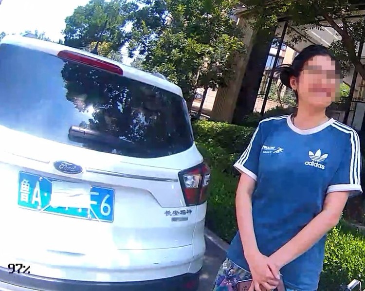遮挡号牌竟称“邻居建议的” 济南交警依法严惩