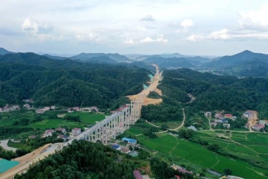 湖南建投集团浏江高速项目获湖南省政府通报表彰