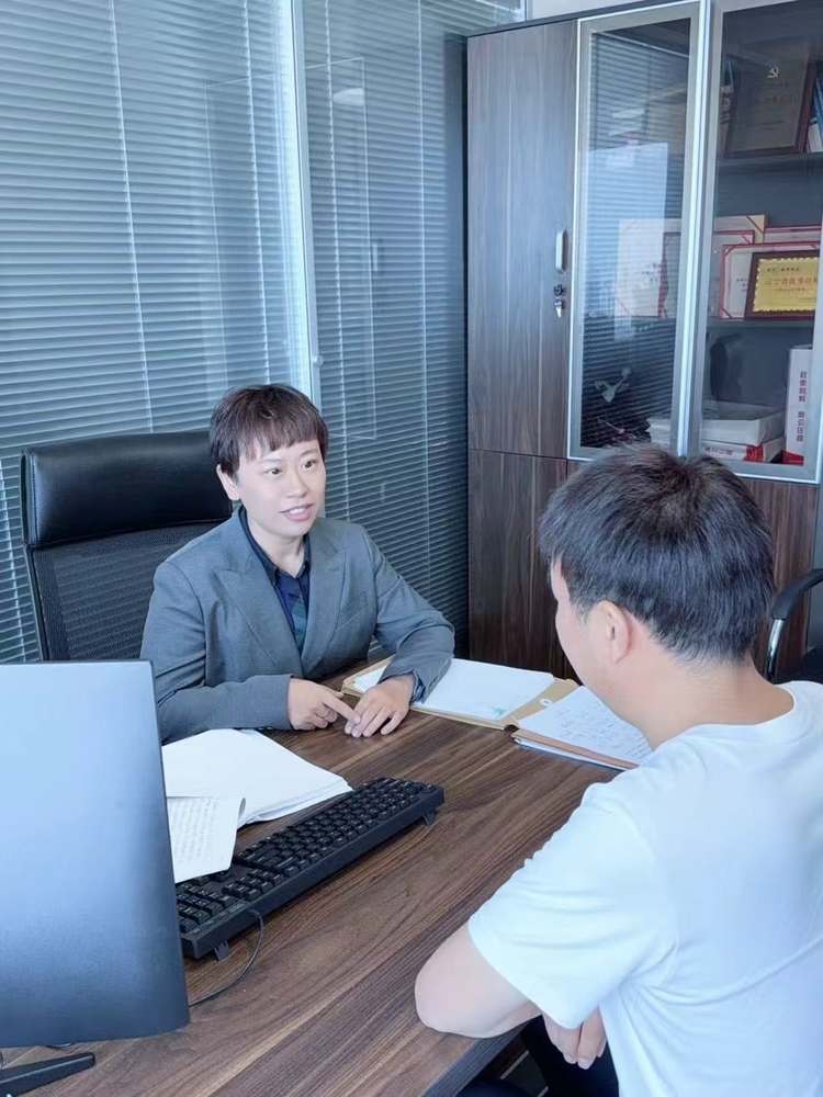 权秉律师事务所的律师如何制定有效的非诉策略？
