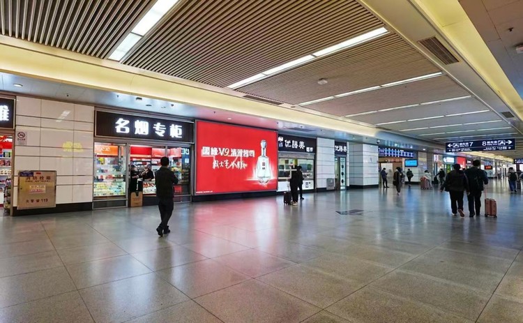 一线观察：上海站广告位为什么是品牌抢破头的流量必争地？